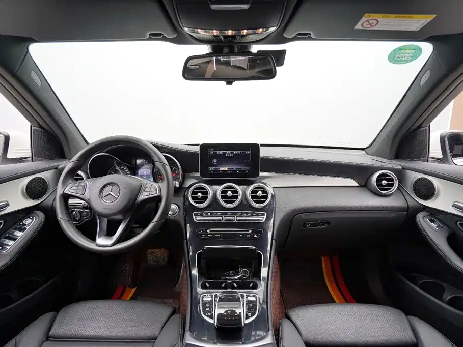 Mercedes-Benz GLC 2017 — фото 11