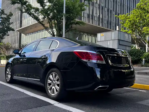 Buick LaCrosse 2011