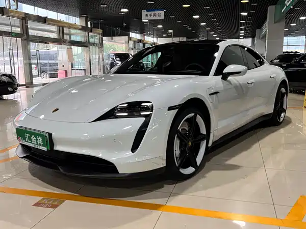 Porsche Taycan 2022