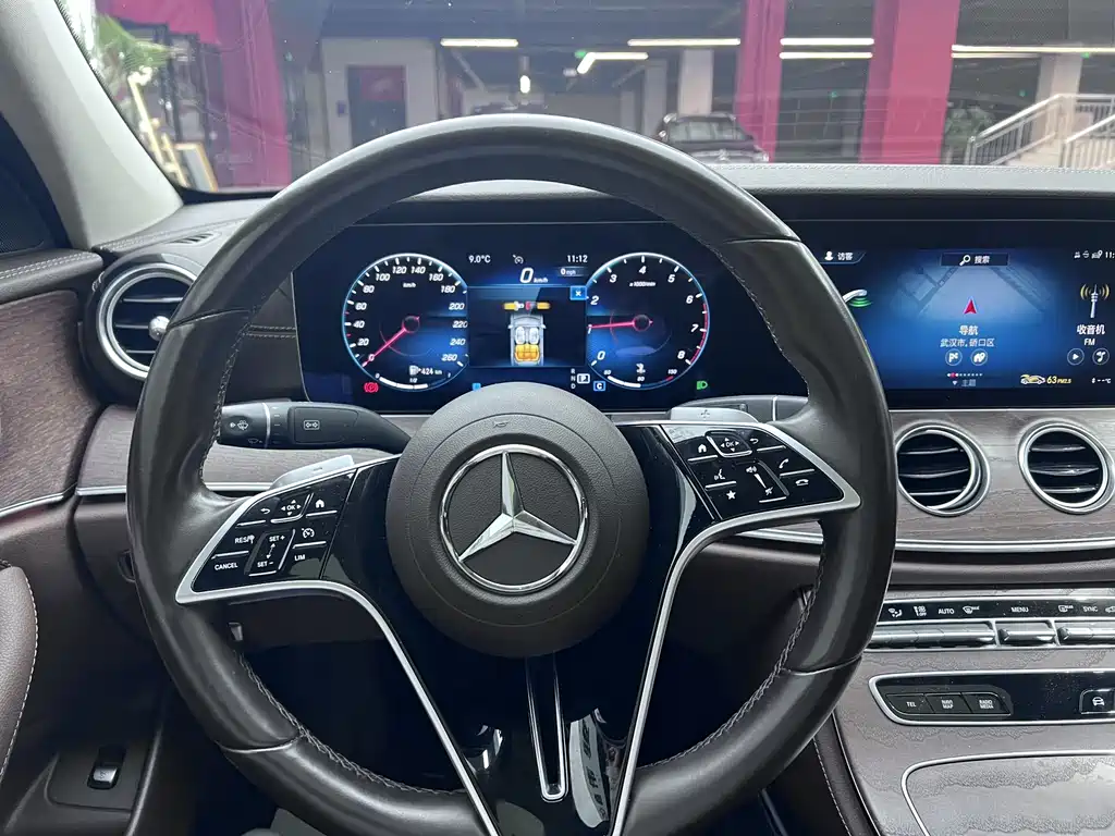 Mercedes-Benz E-Class 2023 — фото 7