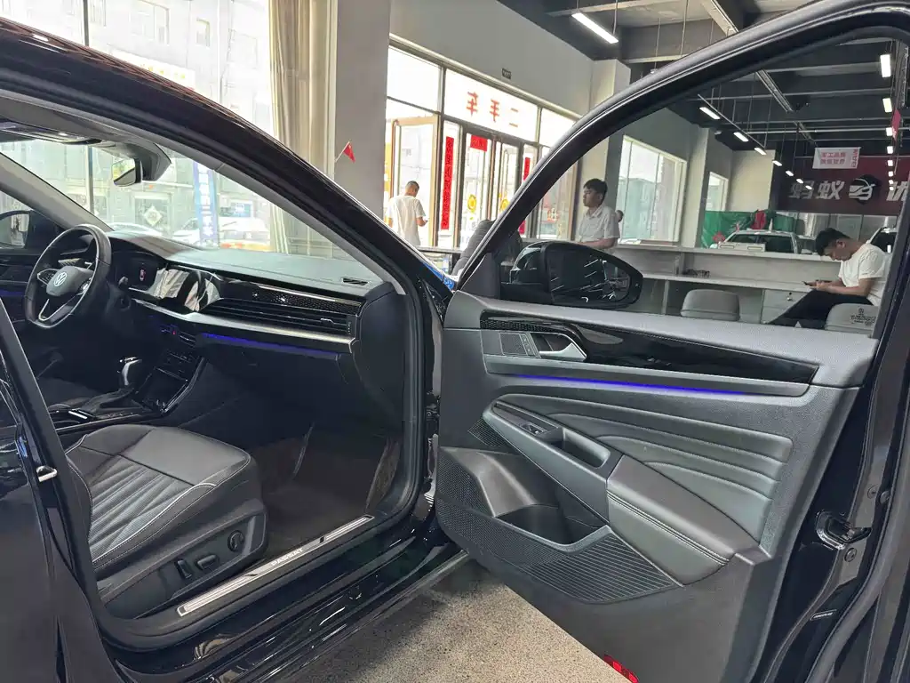 Volkswagen Passat 2023 — фото 10