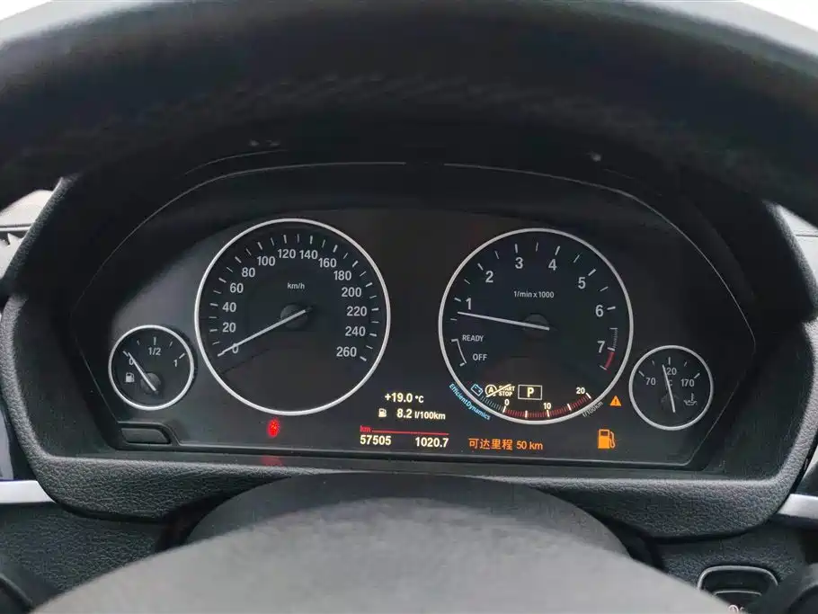 BMW 3 Series 2018 — фото 14