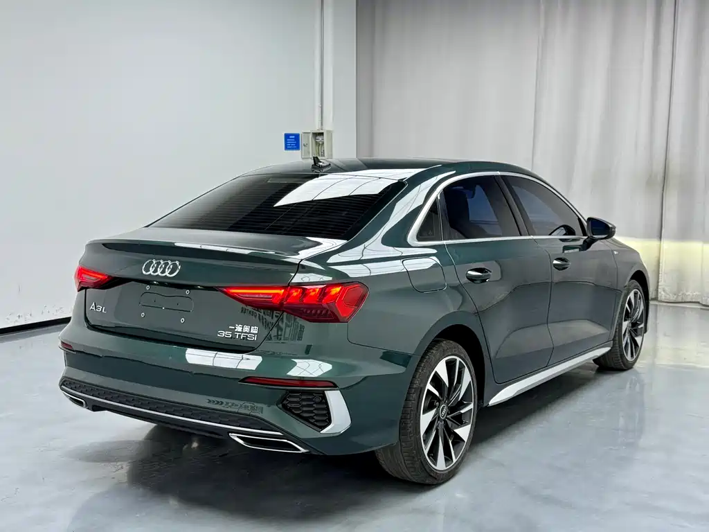 Audi A3 2023 — фото 19