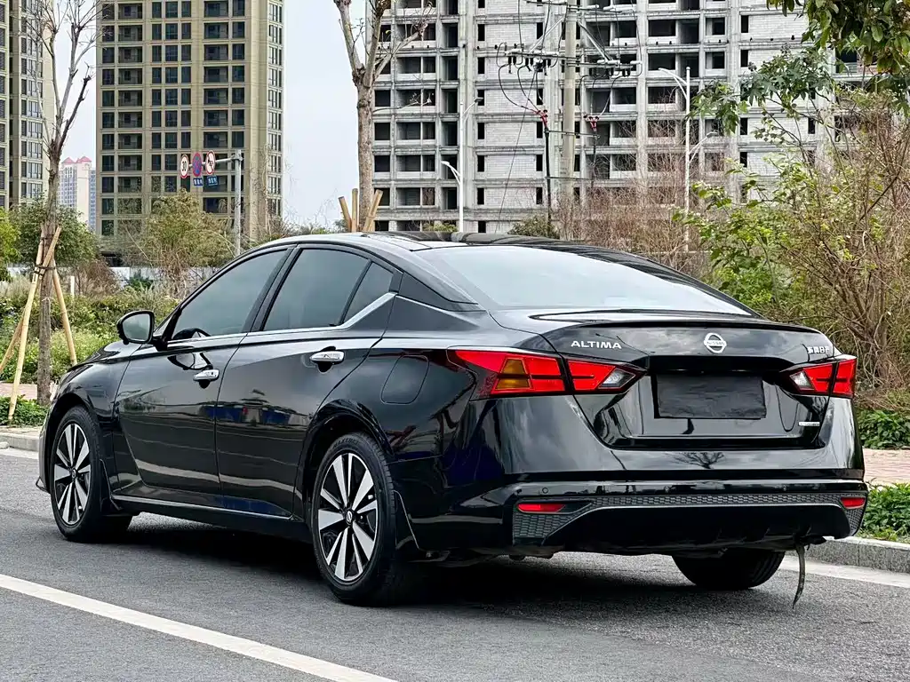 Nissan Teana 2022