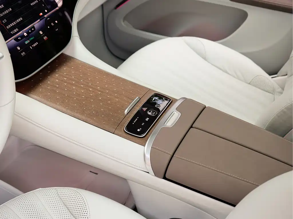 Mercedes-Benz EQS SUV 2023 — фото 15