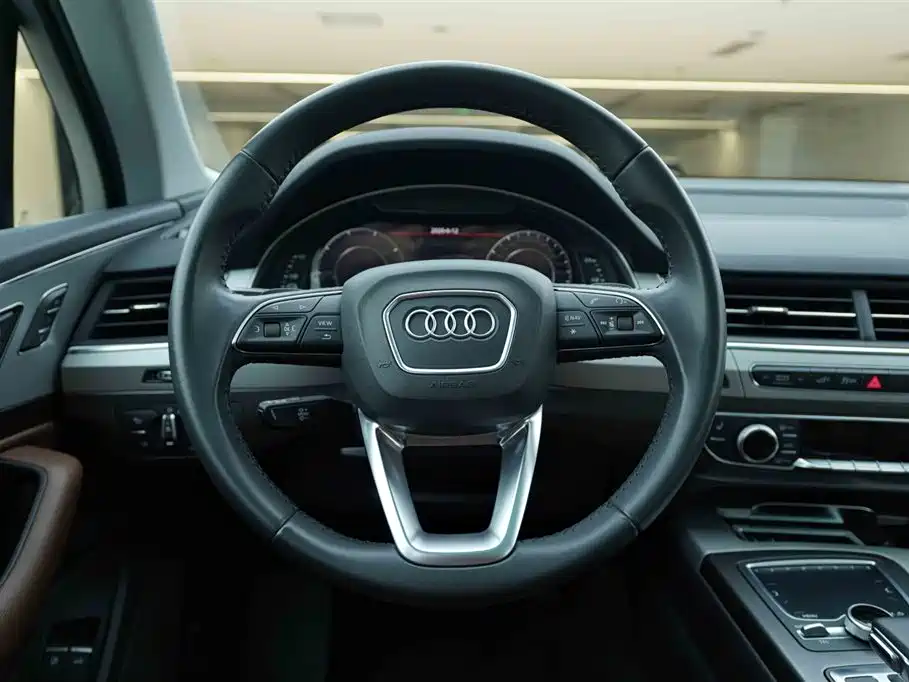 Audi Q7 New Energy 2020 — фото 18