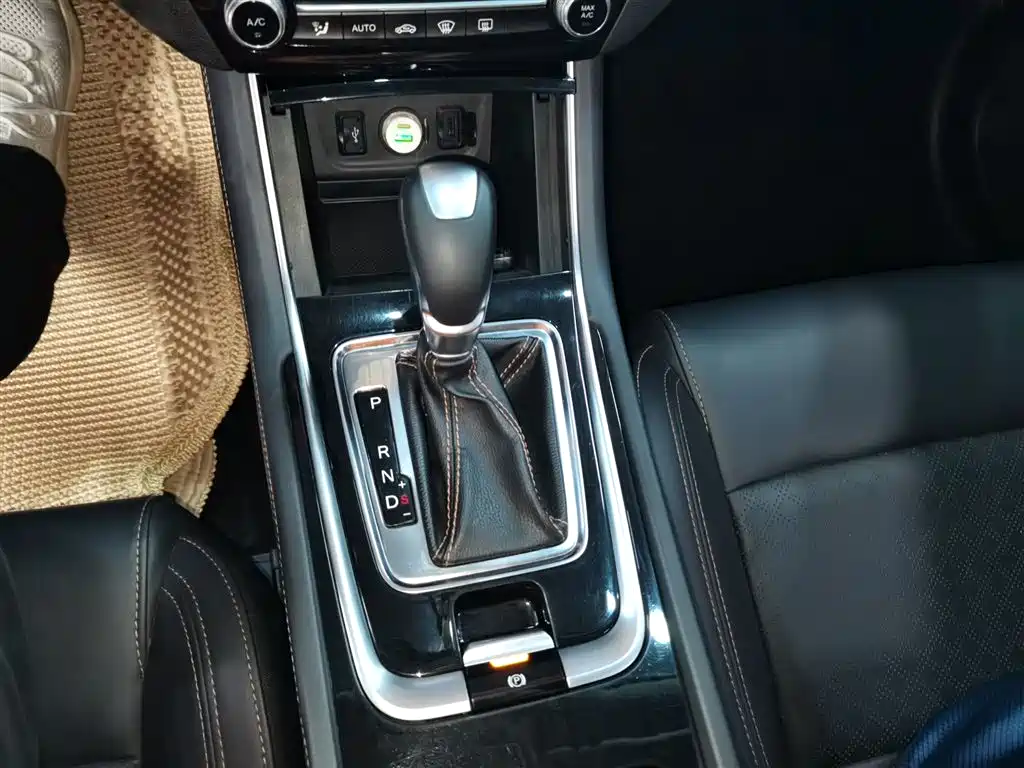 Changan Eado XT 2018 — фото 14