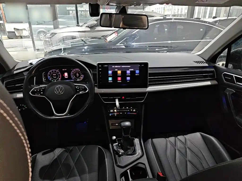 Volkswagen Tiguan L 2022 — фото 10