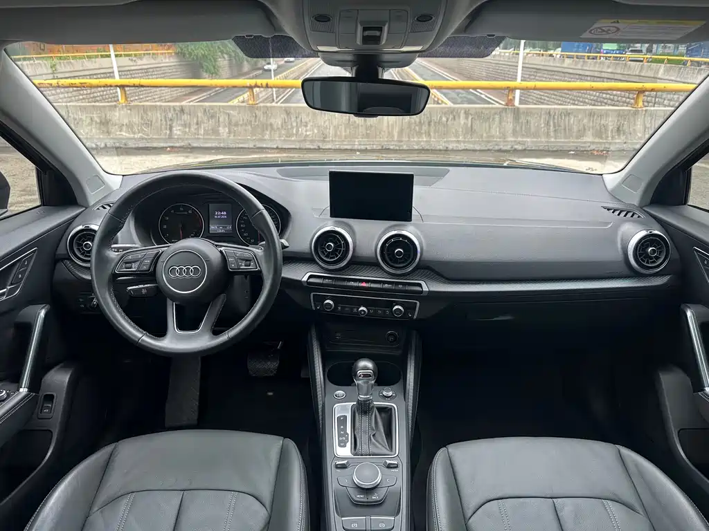 Audi Q2L 2023