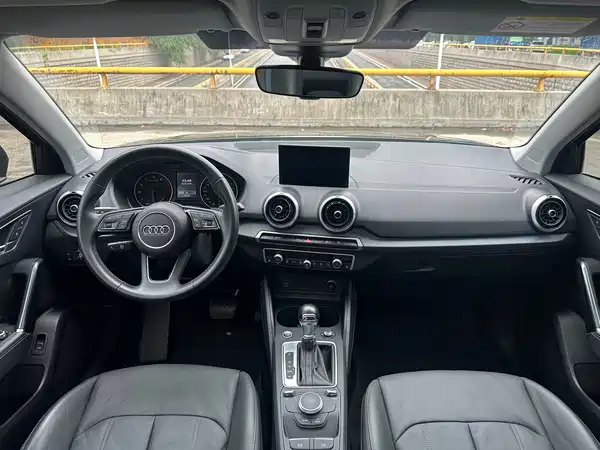 Audi Q2L 2023