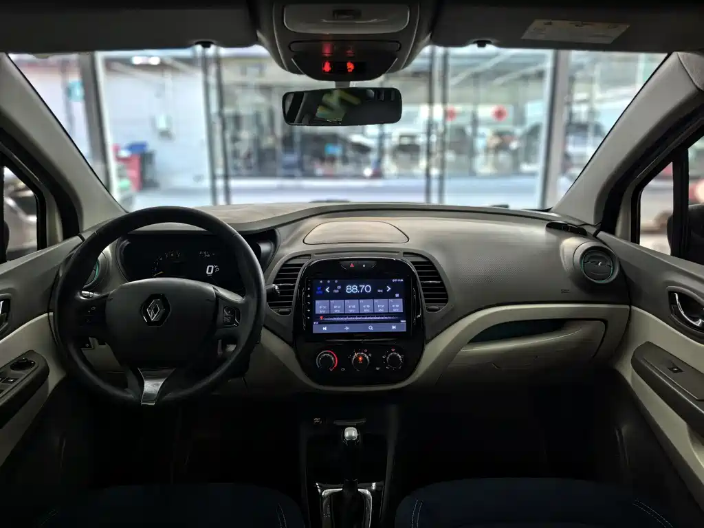 Renault Captur 2015 — фото 21