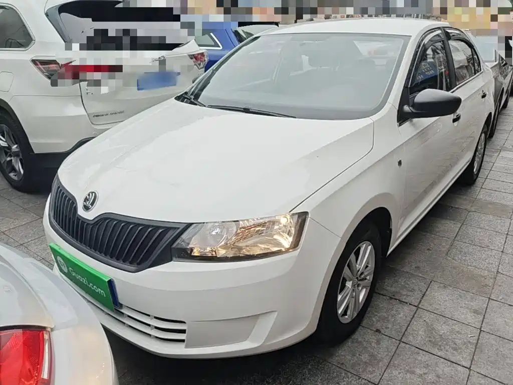 Skoda Rapid 2015 — фото 3