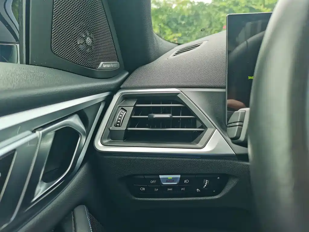 BMW i4 2024 — фото 18