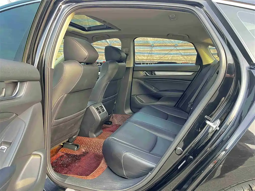Honda Accord 2019 — фото 11