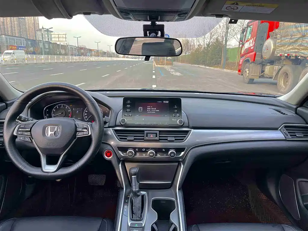 Honda Accord 2019 — фото 15