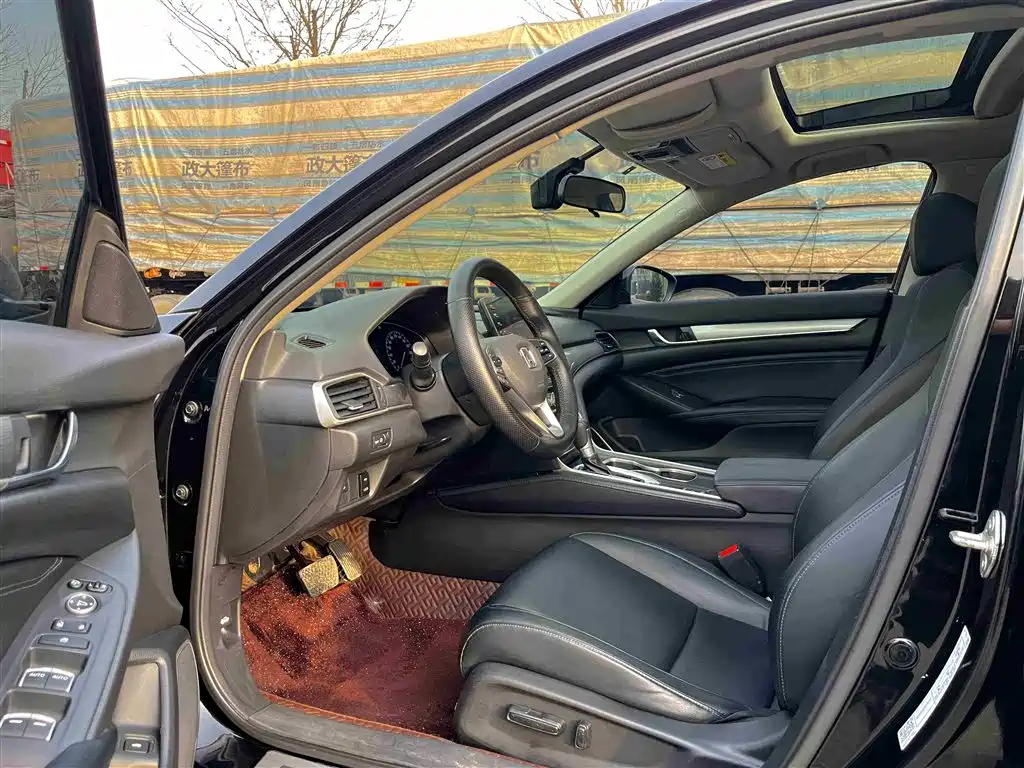 Honda Accord 2019 — фото 10