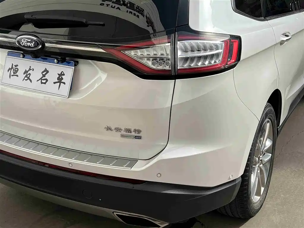 Ford Edge 2018 — фото 17
