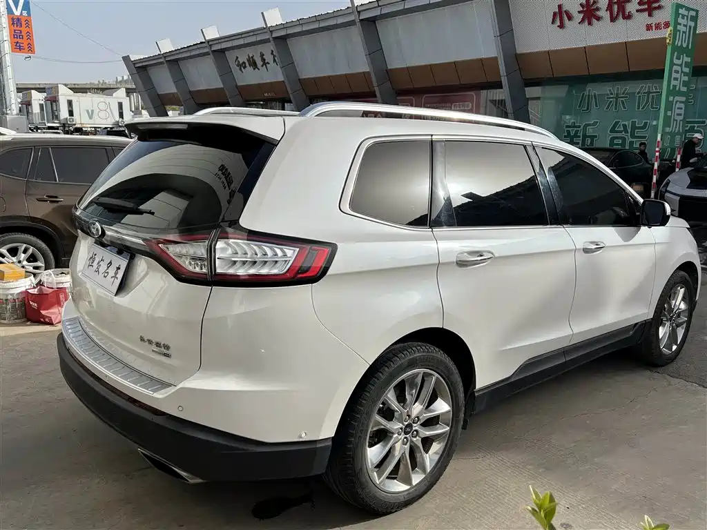 Ford Edge 2018 — фото 18