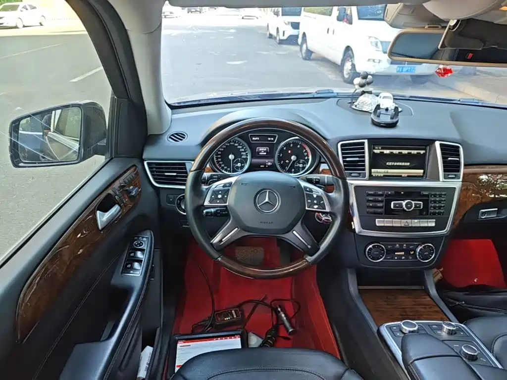 Mercedes-Benz M-Class 2014 — фото 11