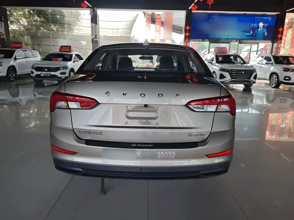 Skoda Rapid 2021 — фото 10