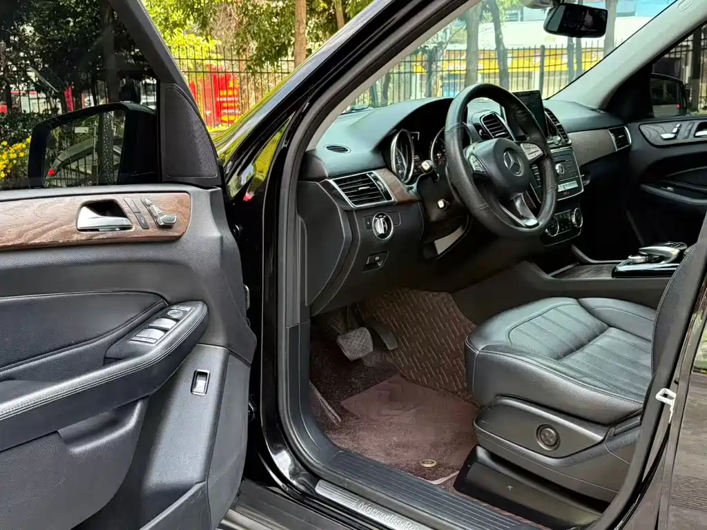 Mercedes-Benz GLE 2015 — фото 17