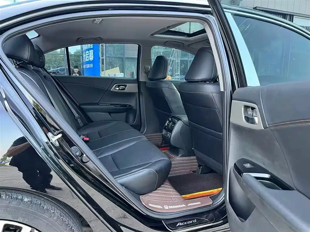 Honda Accord 2018 — фото 17