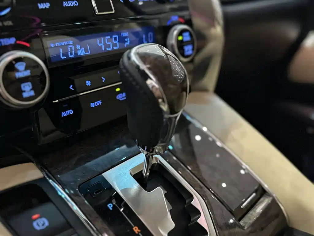 Toyota Vellfire 2023