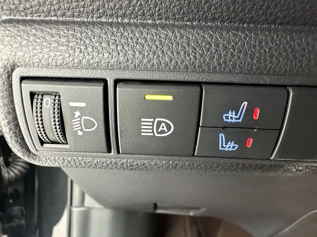 Toyota Corolla 2023 — фото 12