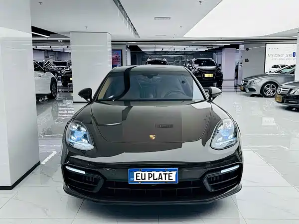 Porsche Panamera 2022