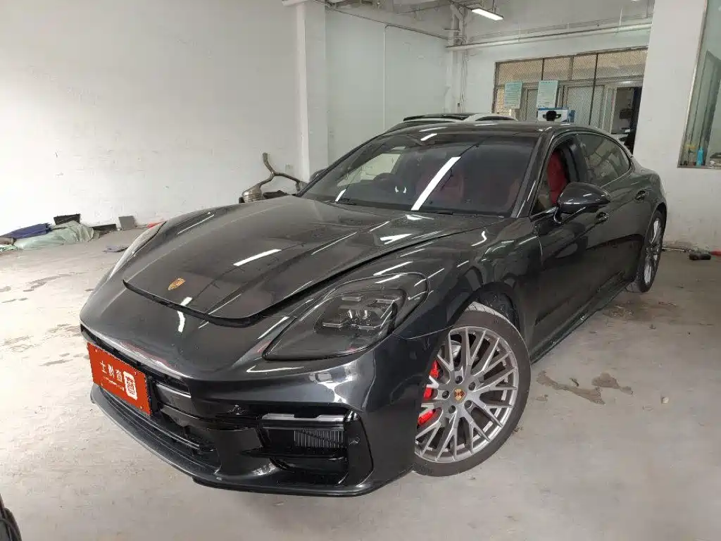 Porsche Panamera 2025