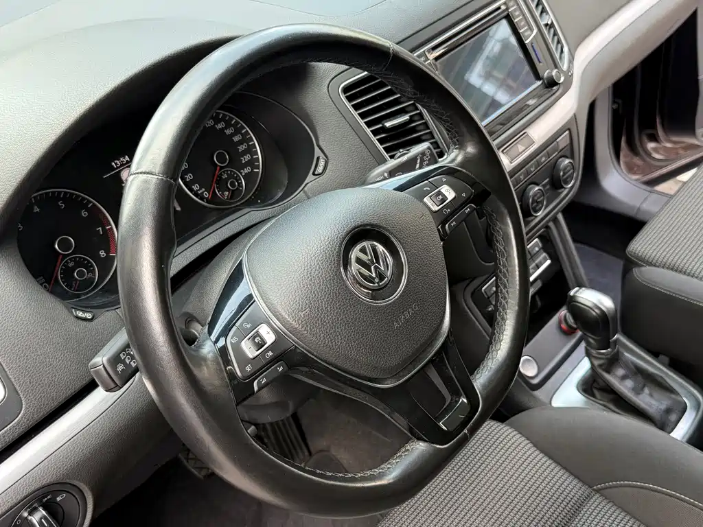 Volkswagen Sharan 2019 — фото 17