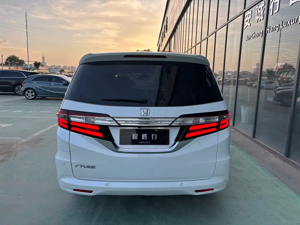 Honda Odyssey 2016 — фото 11