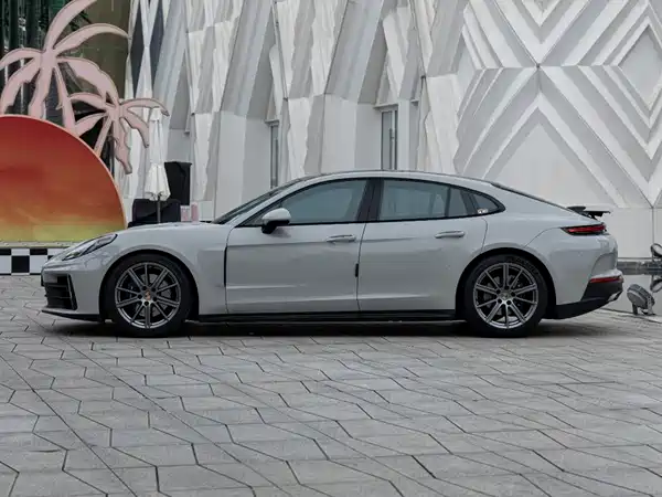 Porsche Panamera 2024