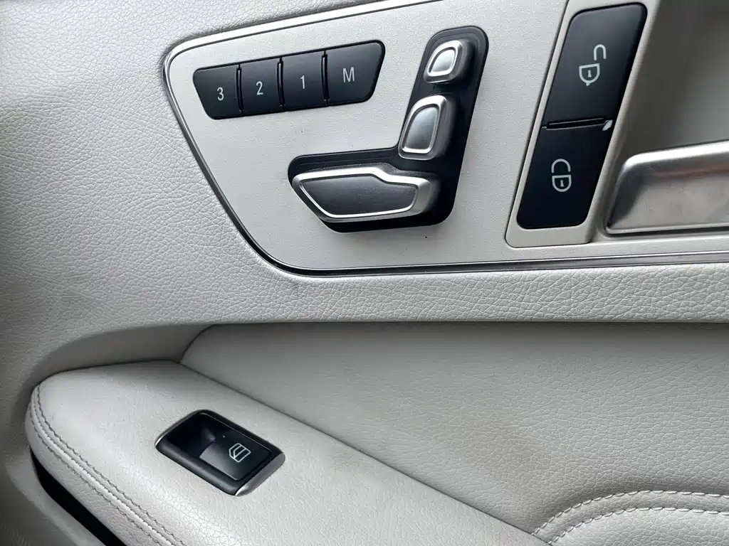 Mercedes-Benz E-Class 2014 — фото 13