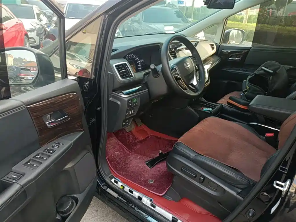 Honda Odyssey 2021 — фото 16