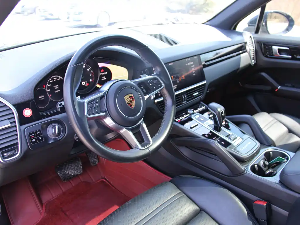 Porsche Cayenne 2018 — фото 10