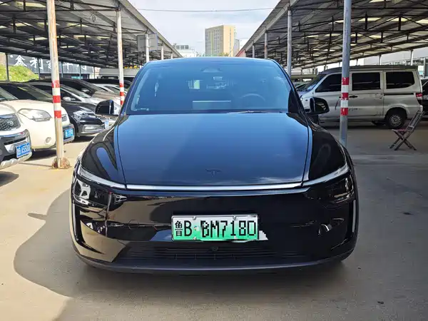 Tesla Model Y 2026