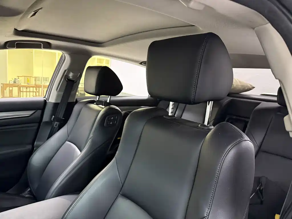 Honda Accord 2020 — фото 10