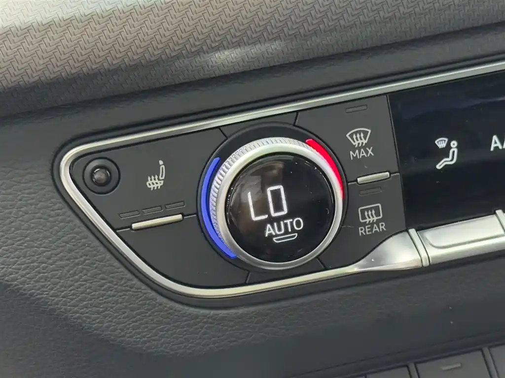 Audi Q5L 2023 — фото 17
