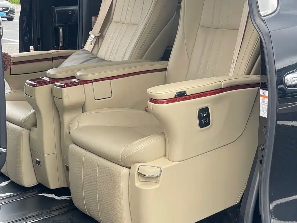 Toyota Alphard 2016 — фото 11