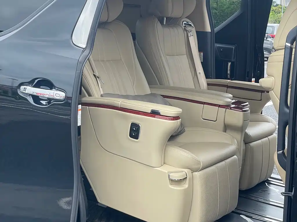 Toyota Alphard 2016 — фото 14