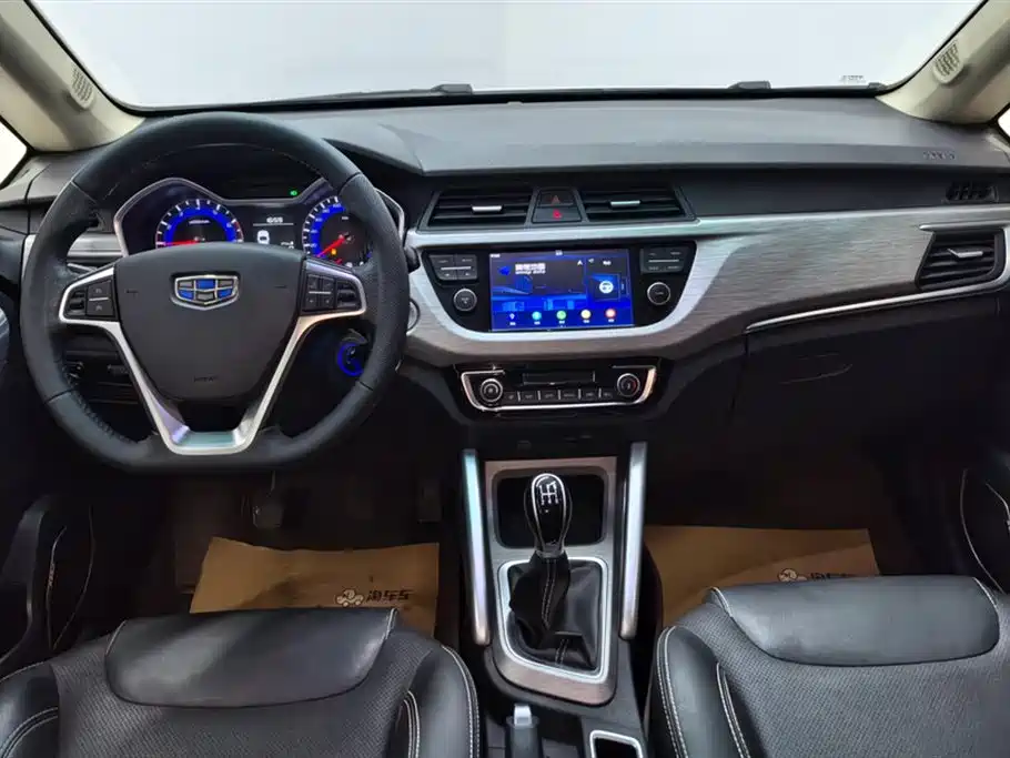 Geely Vision X3 2019 — фото 12
