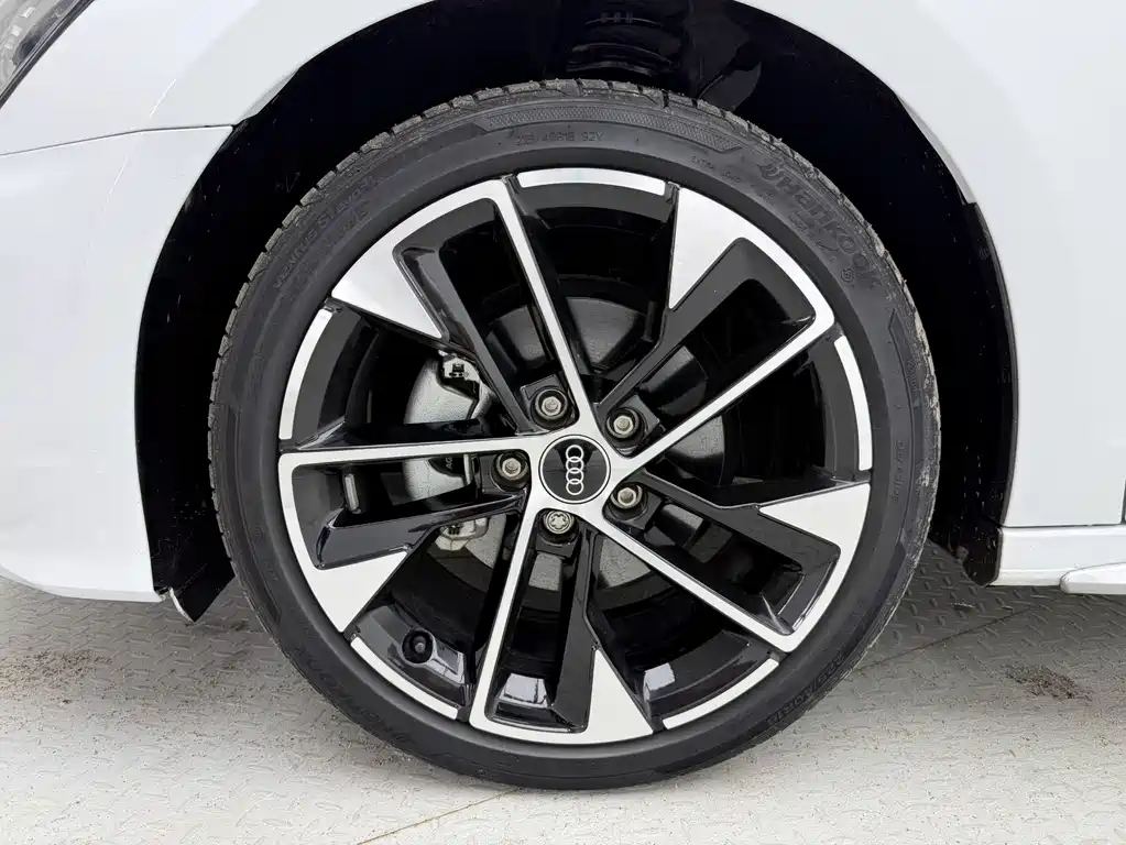 Audi A3 2023 — фото 15