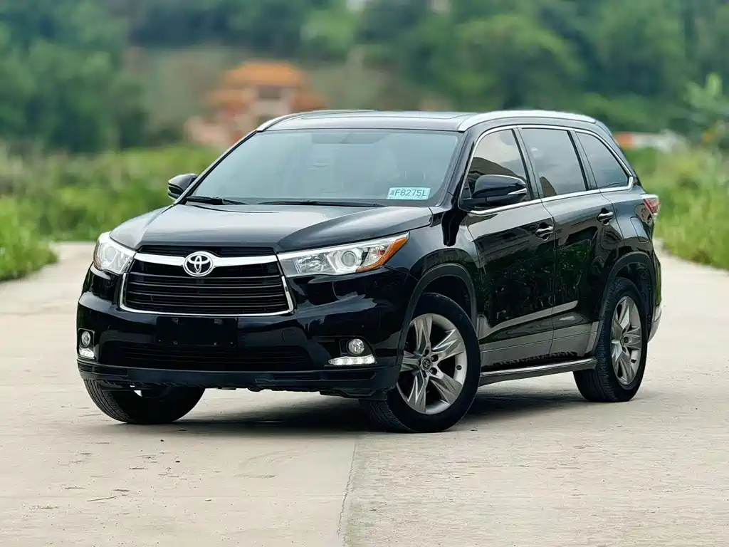 Toyota Highlander 2015 — фото 1