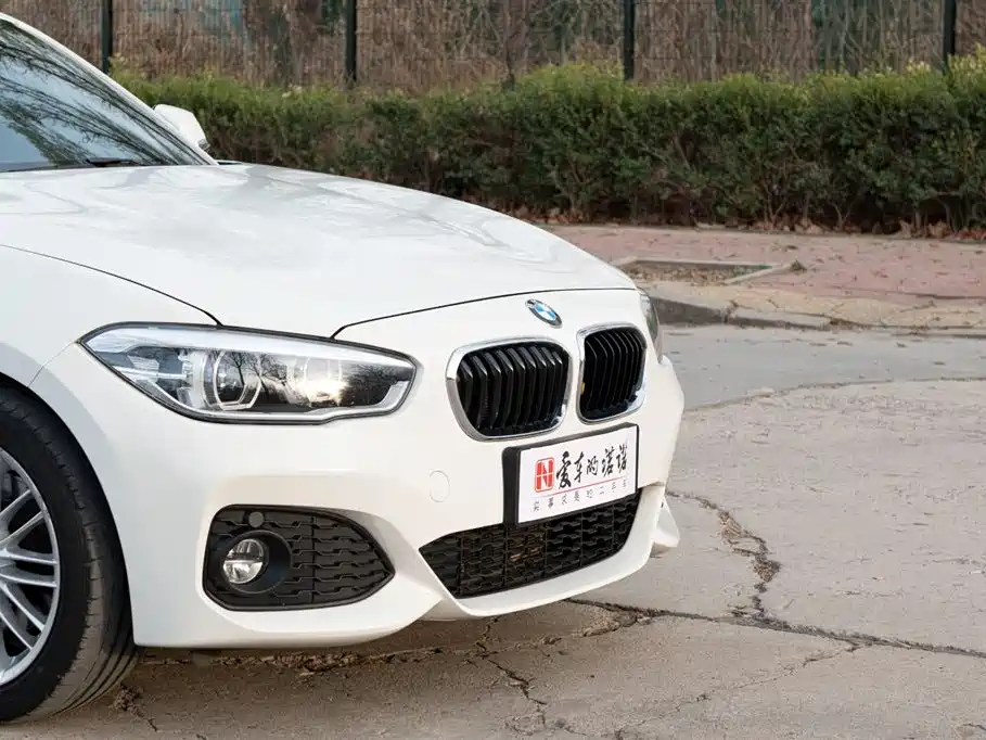 BMW 1 Series 2018 — фото 10