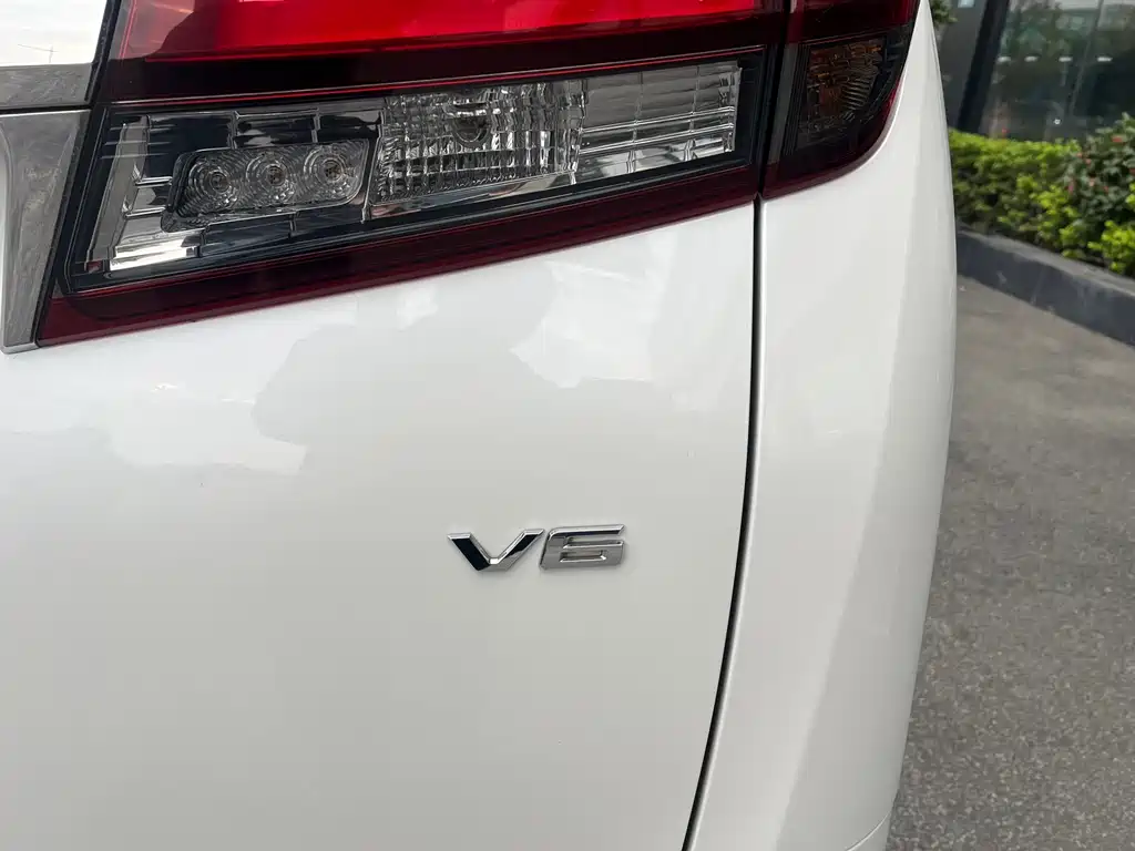 Toyota Alphard 2016 — фото 9