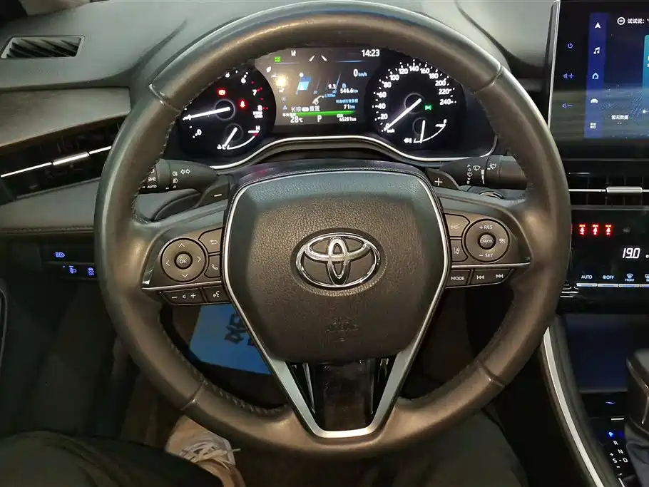 Toyota Avalon 2023 — фото 15