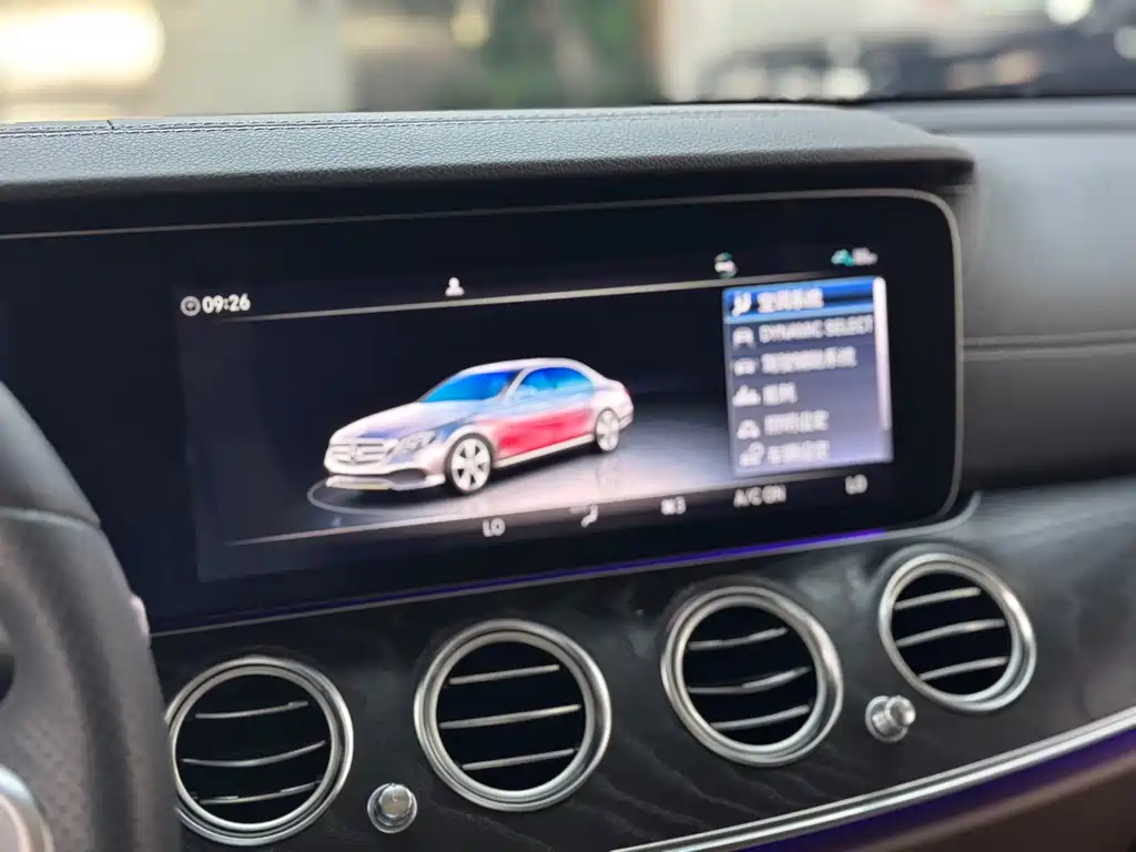 Mercedes-Benz E-Class 2019 — фото 16