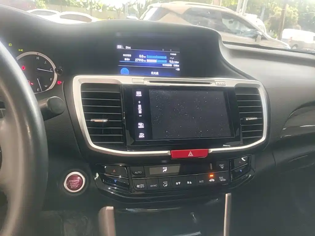 Honda Accord 2017 — фото 13