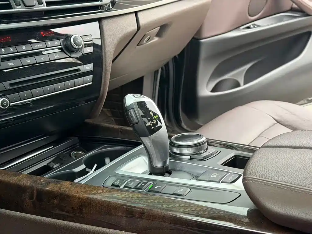 BMW X5 2015 — фото 11
